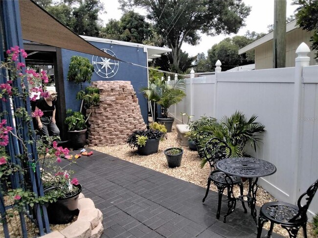 Building Photo - 6332 11th Ave S