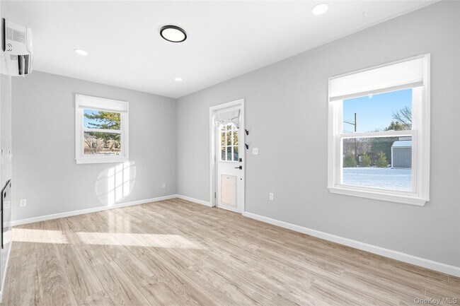 Building Photo - 78 Maple Ave