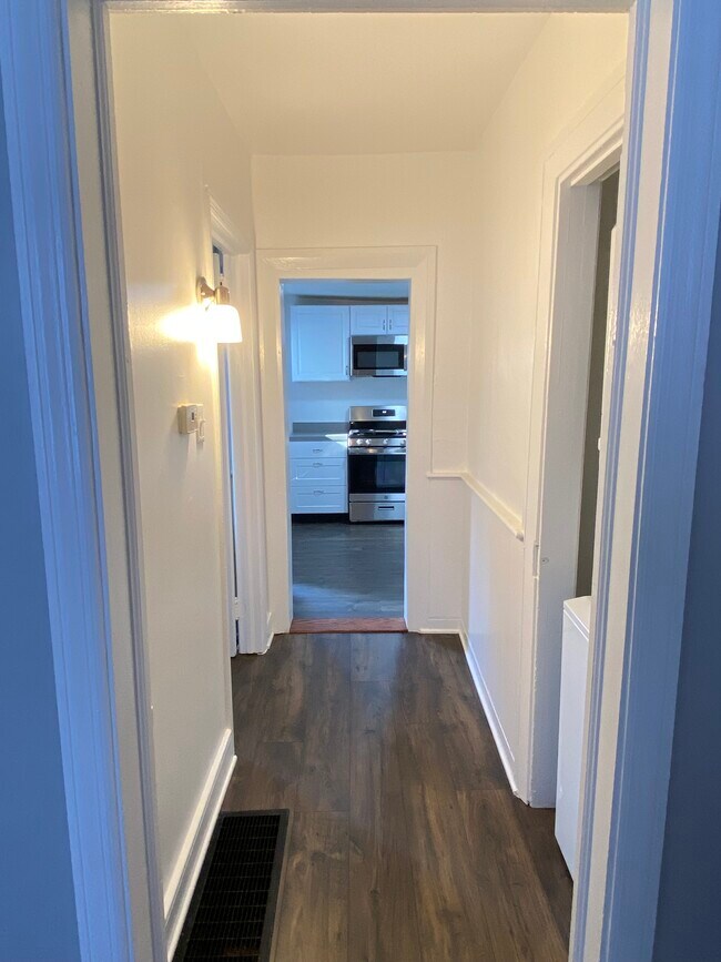 Hall - 29 E Pomfret St