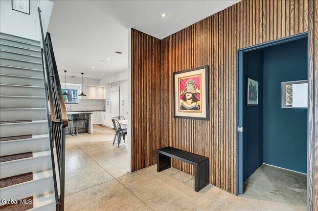 Building Photo - 18 Granite St