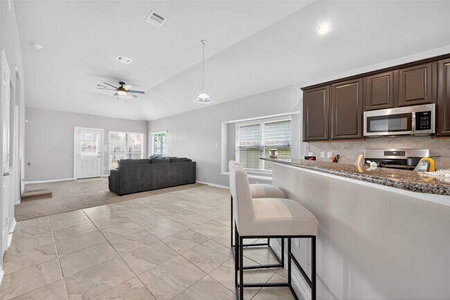 Building Photo - 12519 King Harry Dr