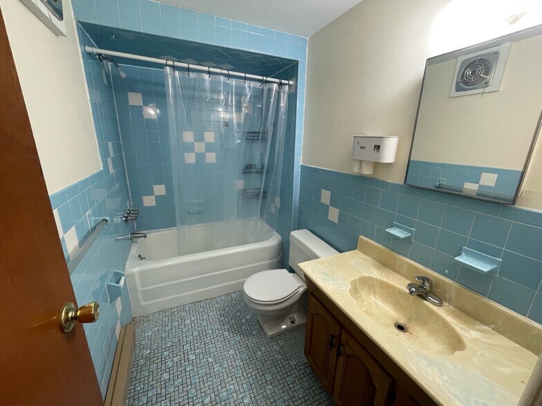 Building Photo - 27 Bartha Ave