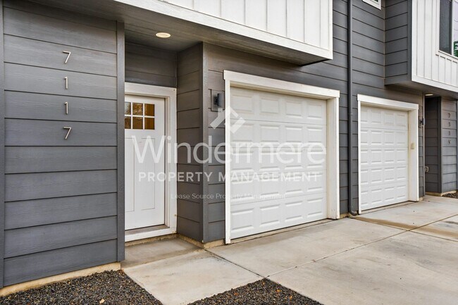 Building Photo - 7117 E Pacific Way