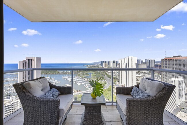 Building Photo - 1551 Ala Wai Blvd