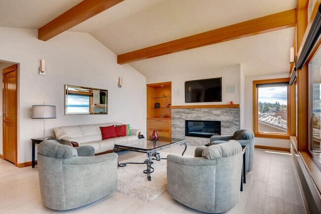 Building Photo - Blue Ridge Waterfront Home