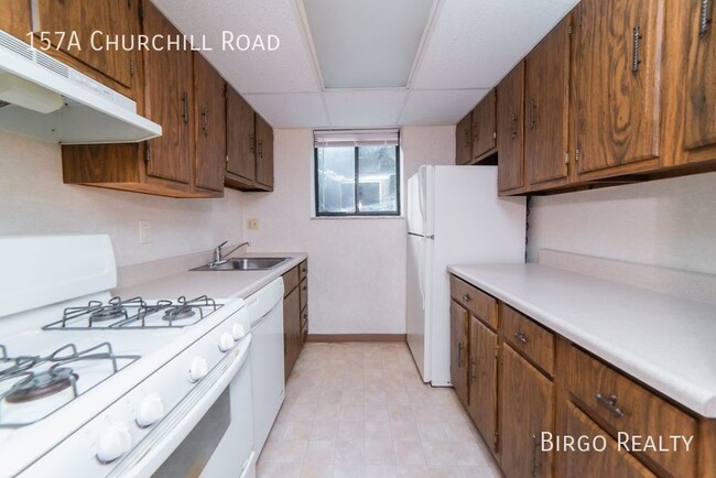 Building Photo - SPACIOUS 1 Bed/1 Bath APARTMENT in CHURCHILL!