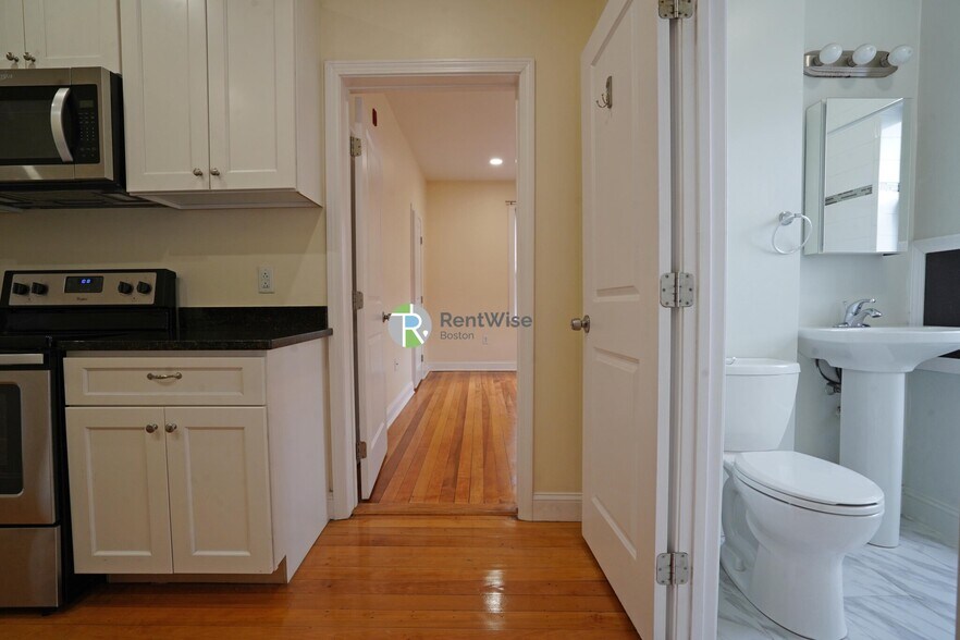 Building Photo - 1218 Commonwealth Ave