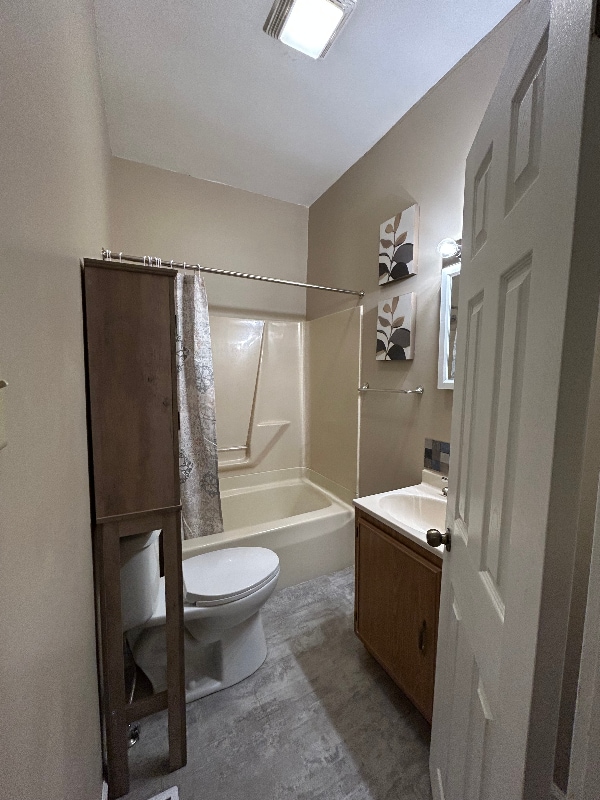 Building Photo - 1108 E Main St