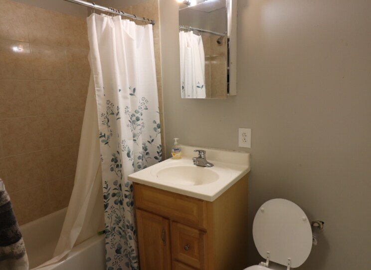 Apt 12 - 873 Beacon St