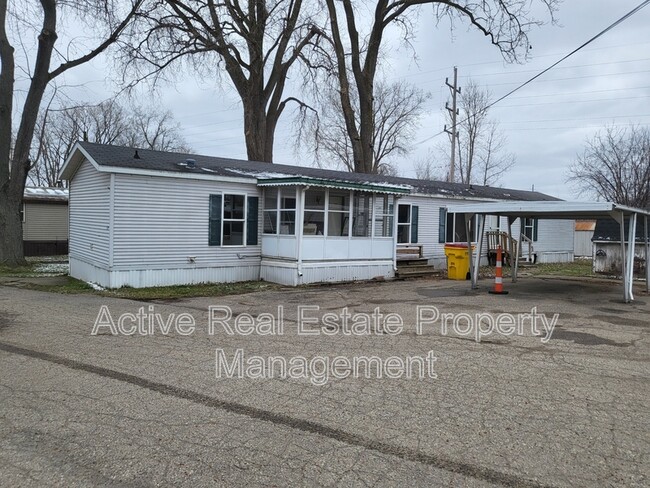 Primary Photo - 2211 Dort Hwy