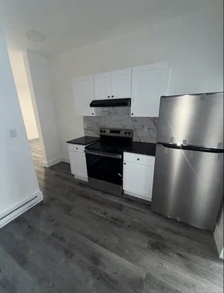 Building Photo - 25 Riverview Pl
