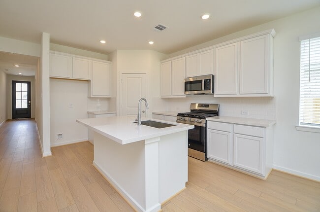 Building Photo - 9727 Rialto Hts Dr