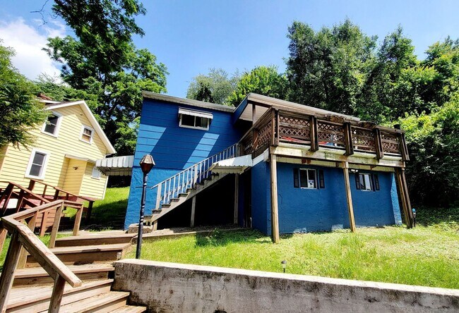 Building Photo - House - 2 Bedroom - Close to Downtown/WVU ...