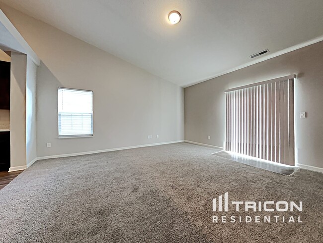 Building Photo - 675 Albermarle Dr