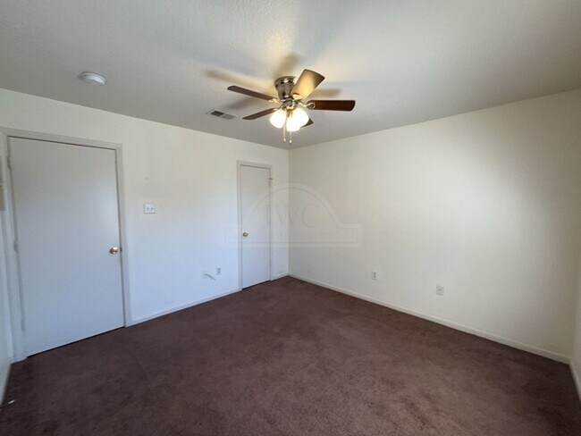 Building Photo - 1006 Circle M Dr