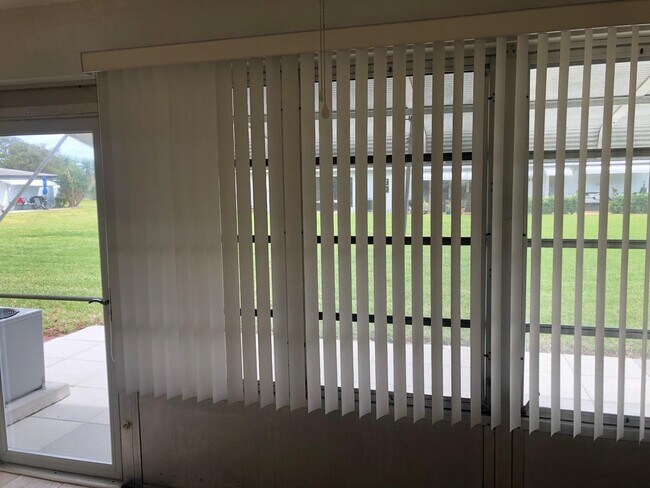 Building Photo - 405 High Point Blvd N