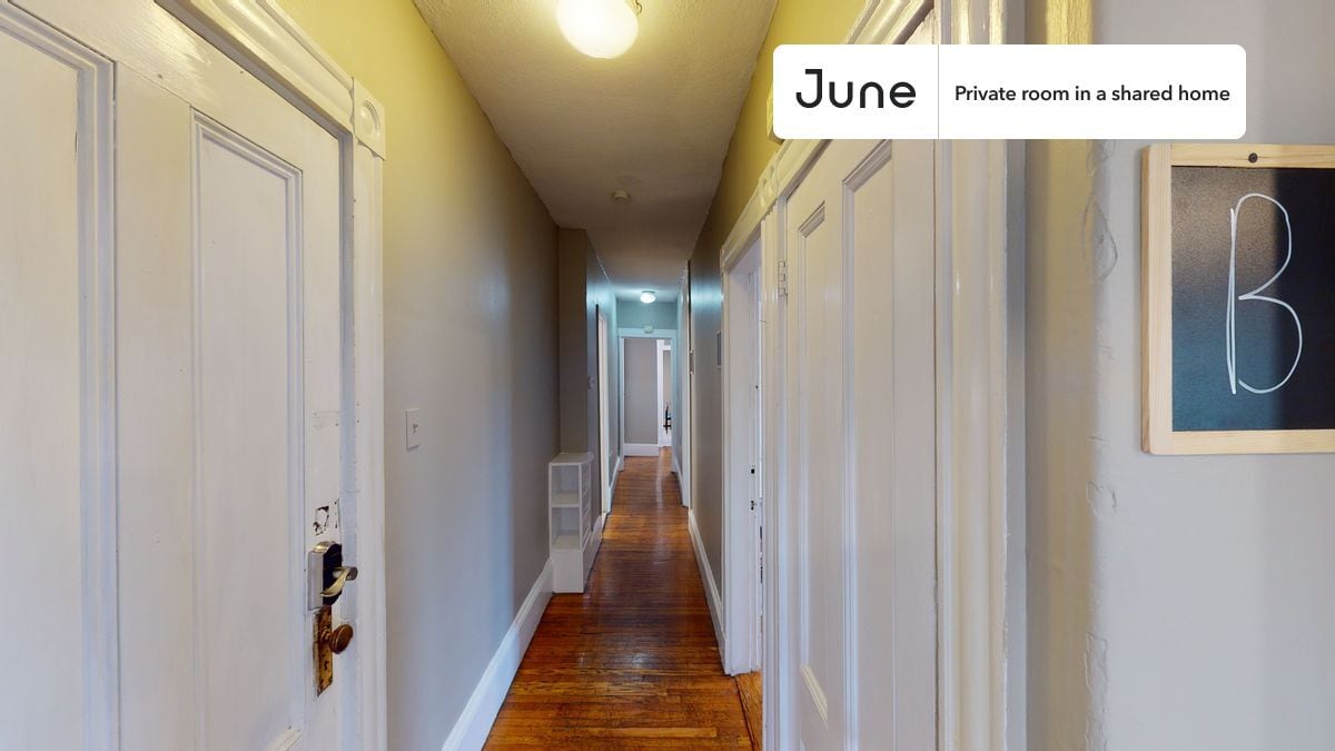 Building Photo - Room in Shared 4 bed/2 bath home in Allston