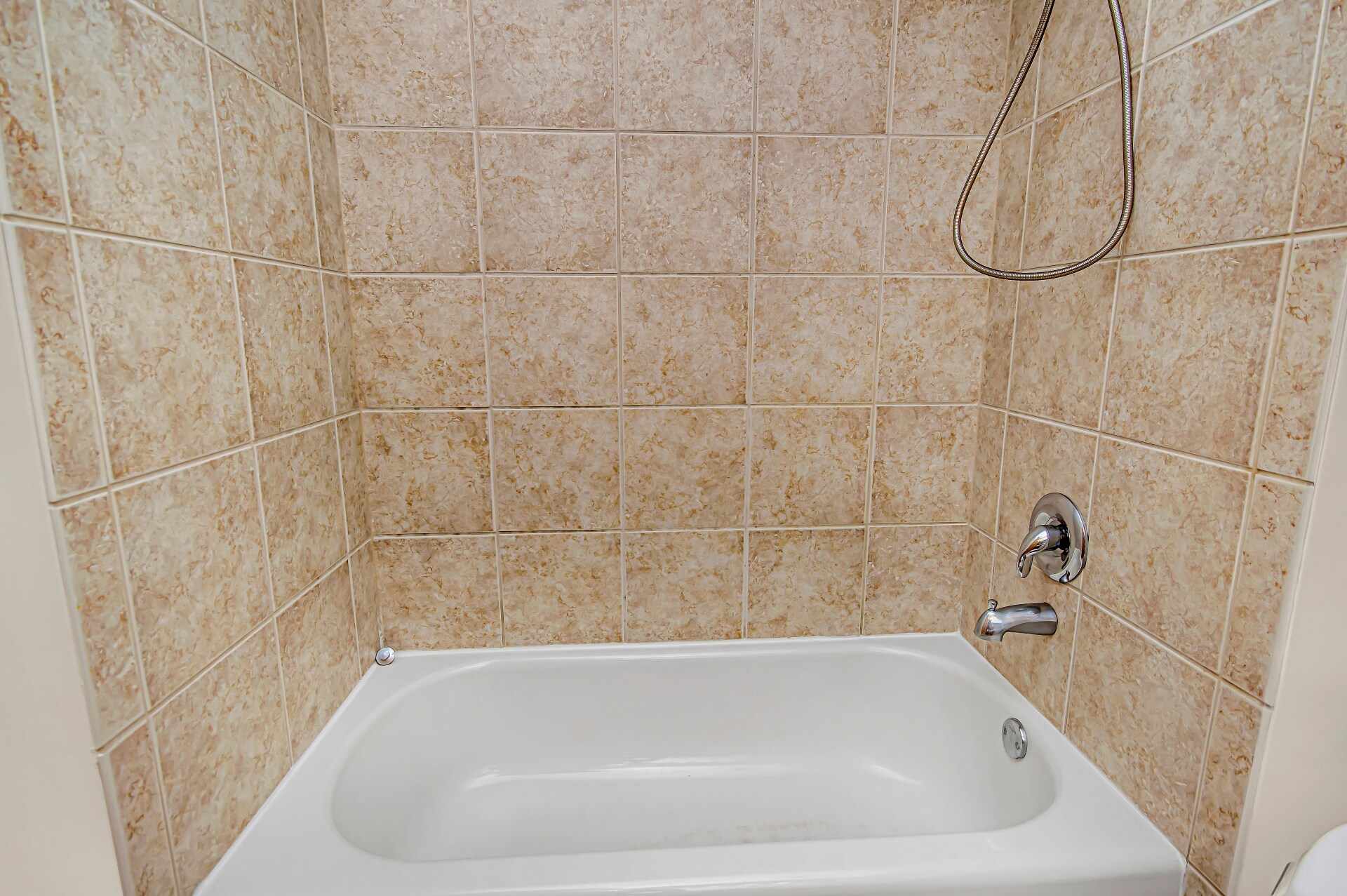 Building Photo - 1500 W Monroe St