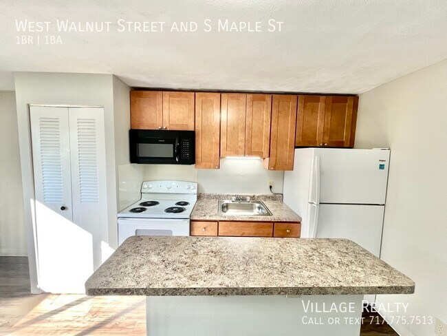 Building Photo - 86 W Walnut St