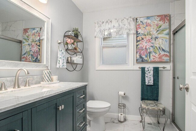 Building Photo - Lovell 237/239 - PLACEMENT