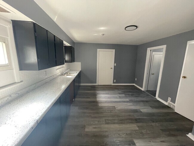 Building Photo - SECTION 8 and EDEN Accepted!! Spacious Newly Renovated 3 Br Home!