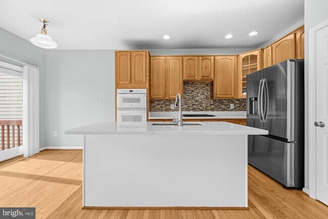 Building Photo - 6687 Roderick Loop