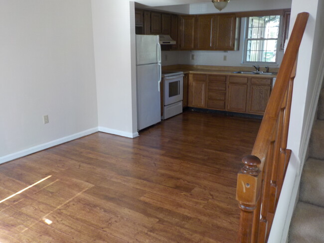 Dining Room to Kitchen - 1705 Peyton Randolph Ct