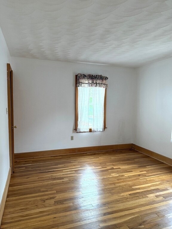 Building Photo - 21-23-23 Rendall Pl