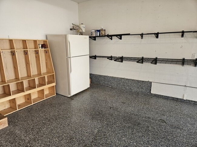 Building Photo - Wonderful townhome for rent in Nampa.  Near Lake Lowell.