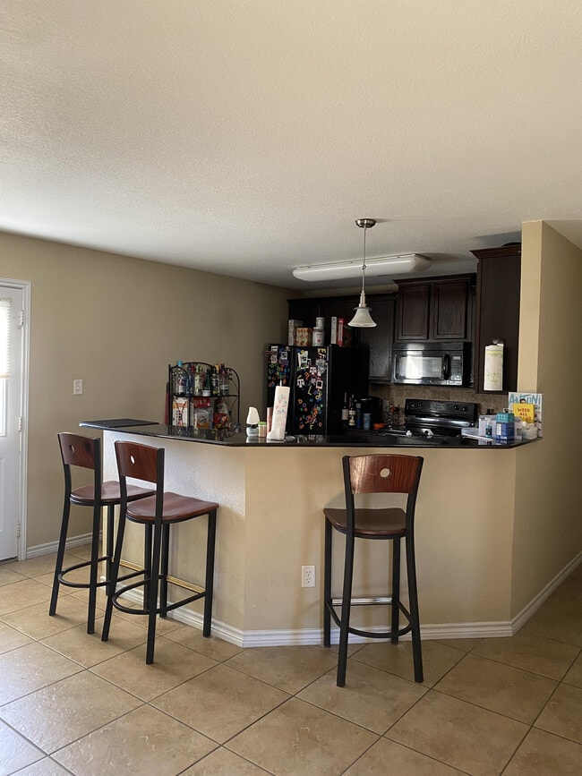 Building Photo - 2502 Horse Shoe Dr