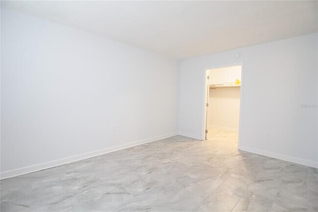 Building Photo - 1115 Rue Des Chateaux