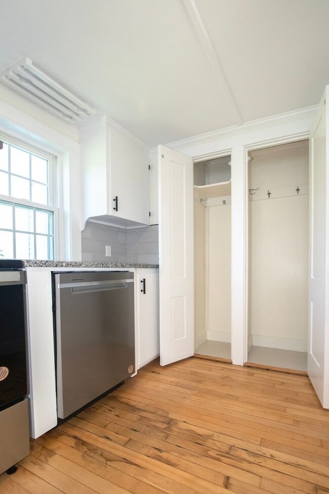 Building Photo - Amazing, Rarely Available Farmhouse with Carriage House and Garage