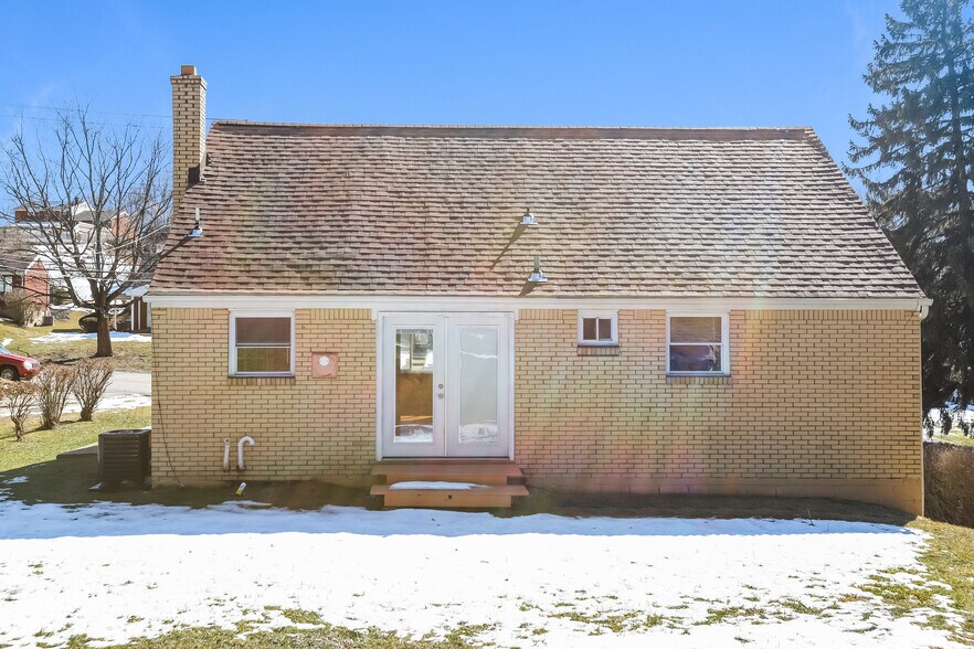 Building Photo - 137 College Park Dr