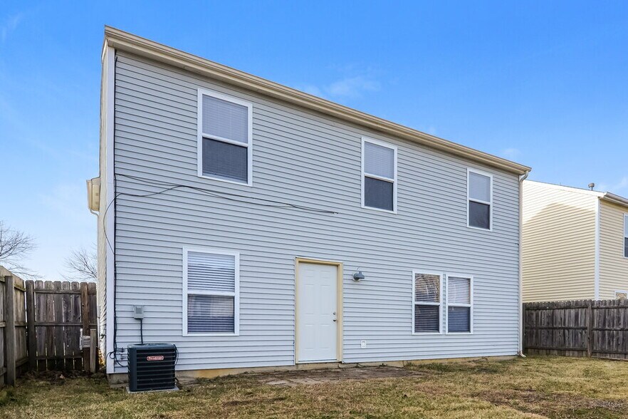 Building Photo - 2371 Summerwood Ln