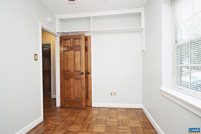 Building Photo - 32 University Cir