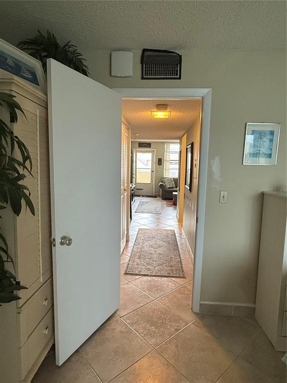Building Photo - 7420 Bay Island Dr S