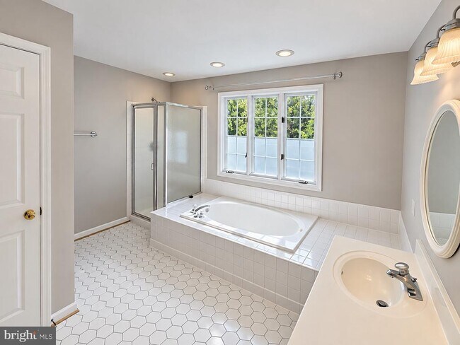 Building Photo - 6503 Susan Barkley Ct
