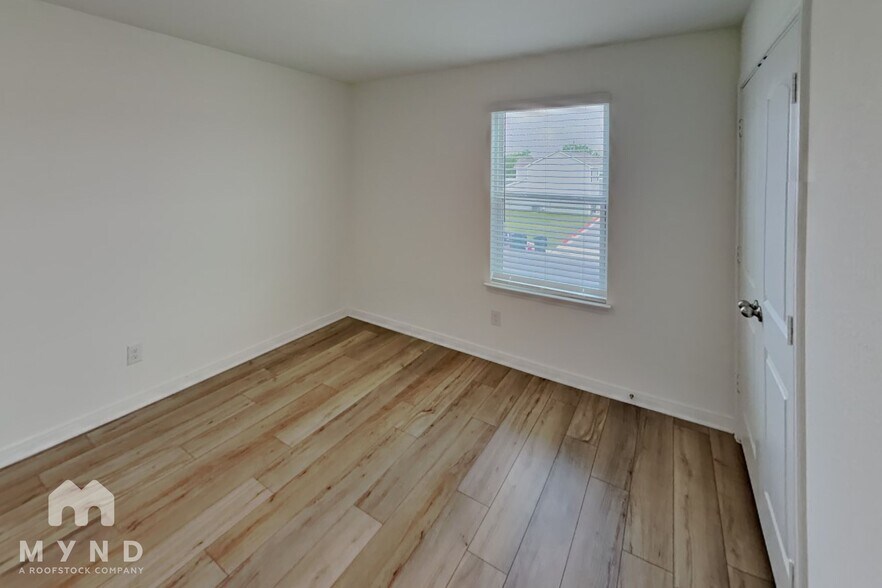 Building Photo - 10846 Emerick St