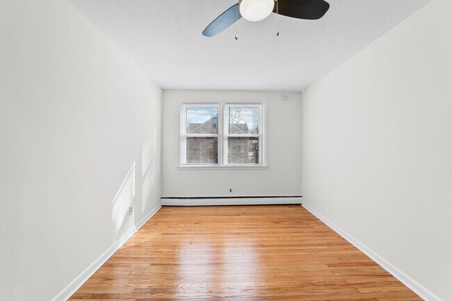 Building Photo - 709 Morgan Ave