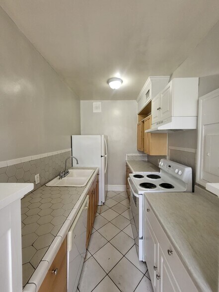 Building Photo - 1308 Willow Branch Ave