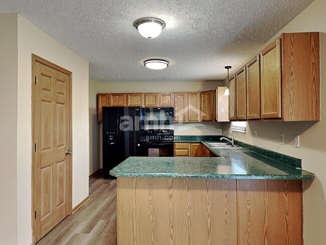 Building Photo - 3725 Lake Mead Dr