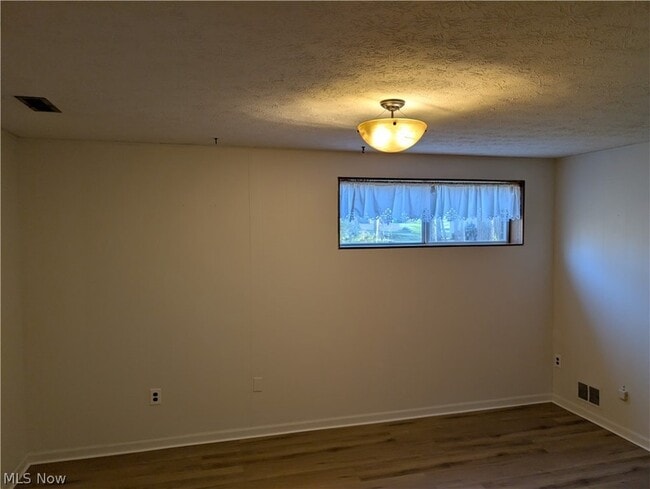 Building Photo - 3792 Baumberger Rd