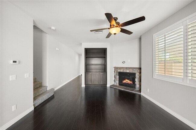 Building Photo - 37749 Fiesta Flower St