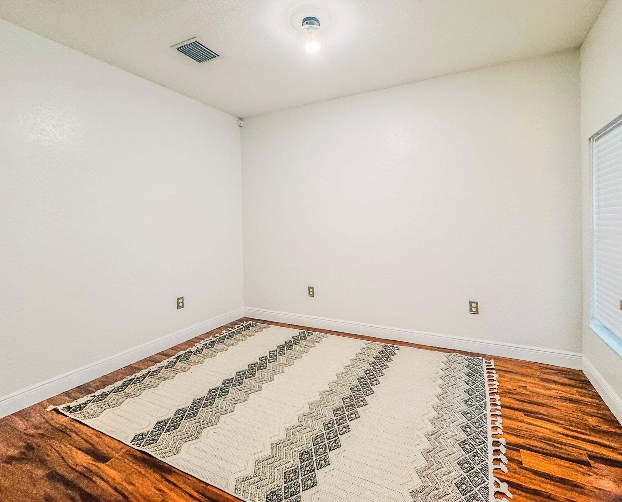 Building Photo - 255 Lake Monterey Cir