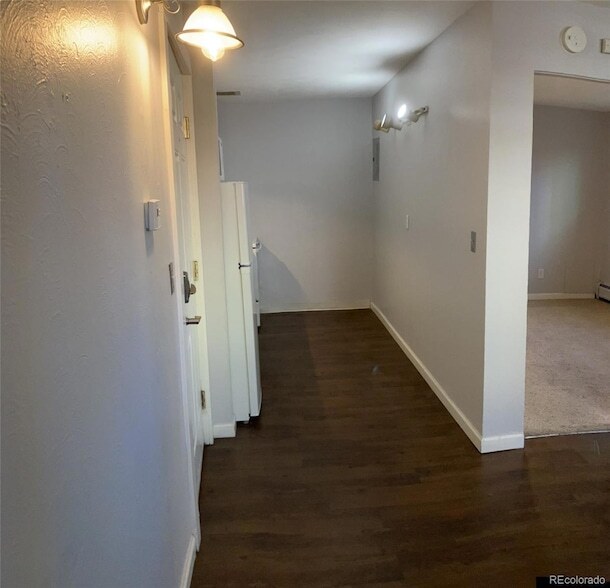 Building Photo - 1717 N Paris St