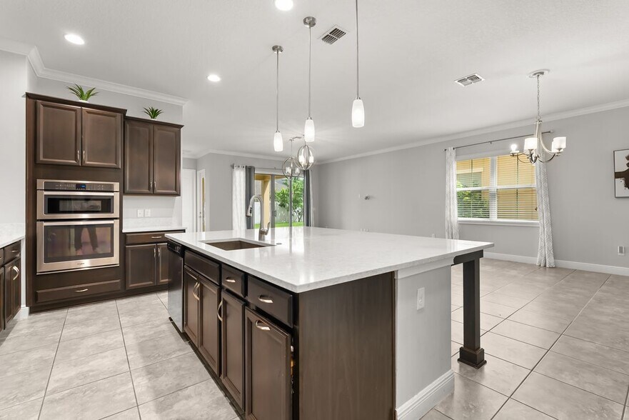 Building Photo - 14085 Alafaya Oak Bnd