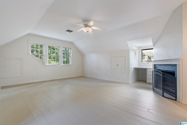 Building Photo - 1404 Morningside Dr