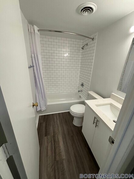 Building Photo - 51 Hill Rd