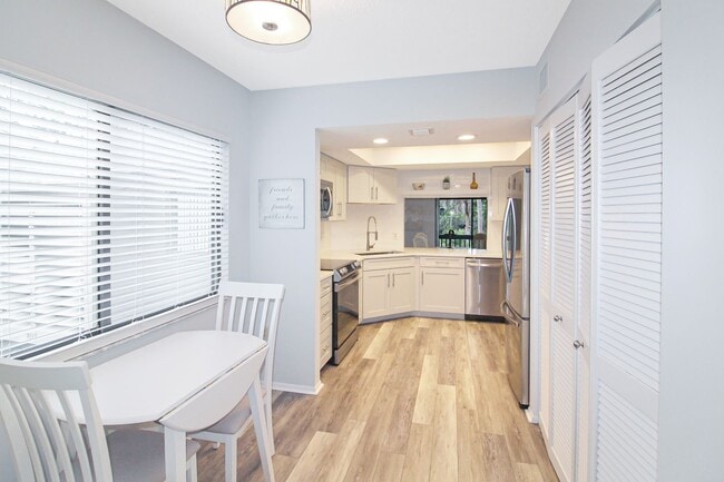 Building Photo - Pine Run Annual Condo for Rent