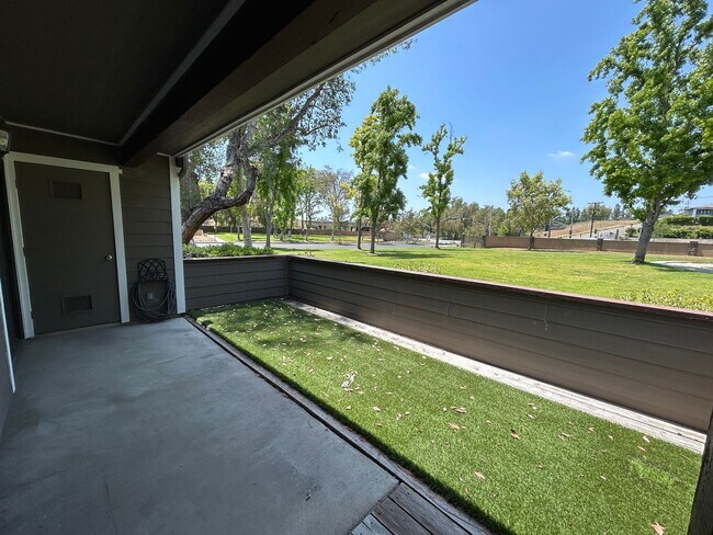Building Photo - Beautiful 3 Bed 2 Bath Condo in Yorba Linda with Greenbelt Views